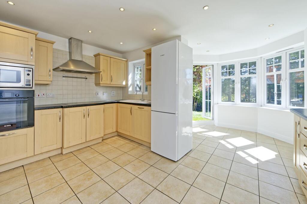Tavistock Avenue, Mill Hill